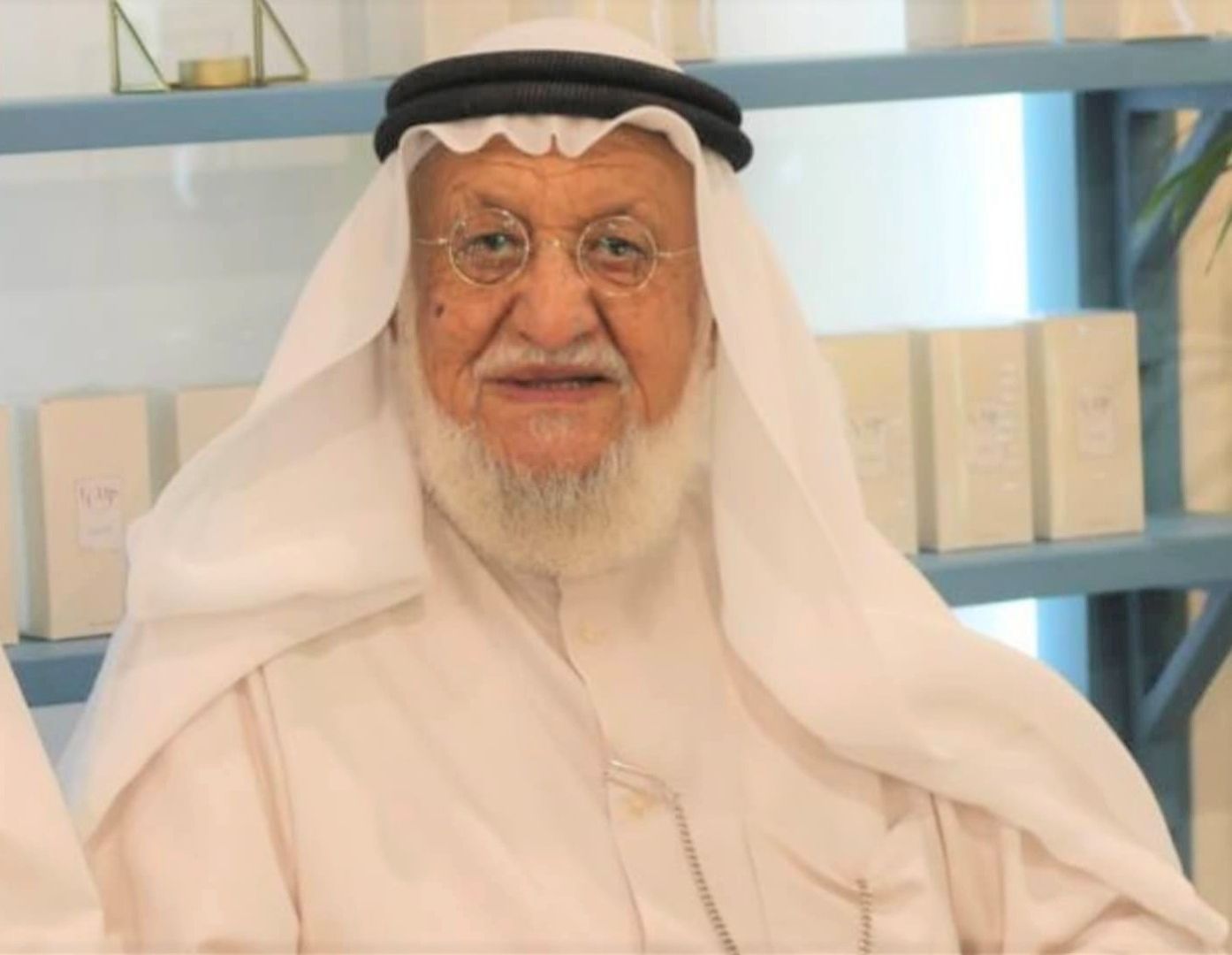 عبدالله ملك ينشر آخر فيديو جمعه بالراحل محمد المنيع وهذا ما قاله