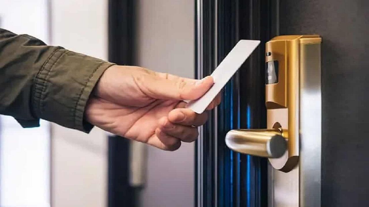 السياحة : وقت خروج النزيل قد يكون مرنا حسب سياسة الفندق واتفاقه مع النزيل .. فيديو