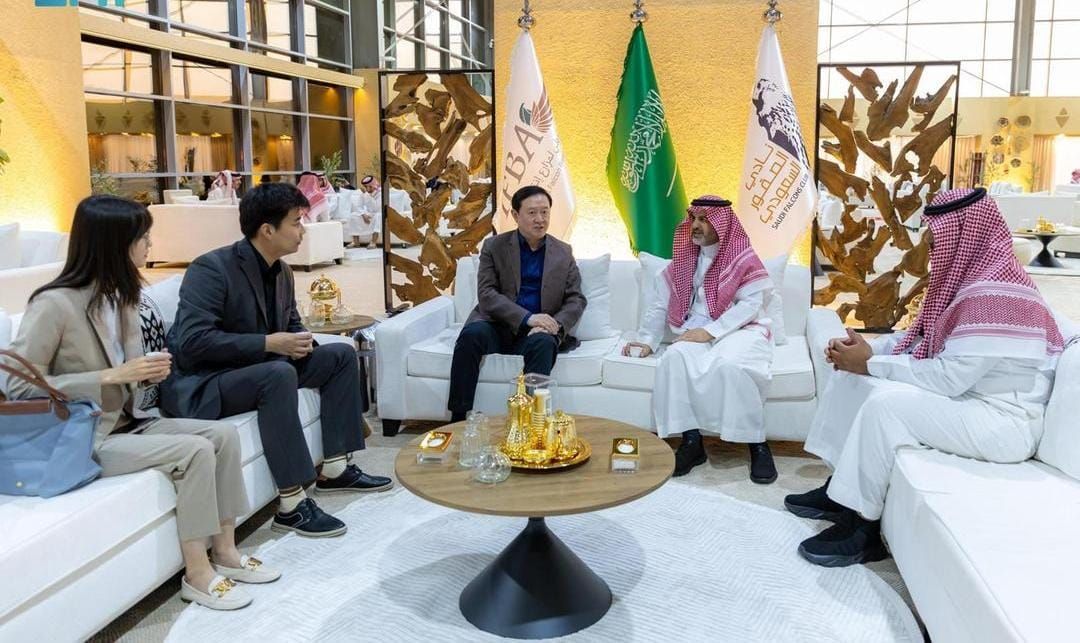 السفير الصيني بالمملكة: 52 شركة صينية تشارك في معرض الصقور والصيد السعودي الدولي 2025.. صور