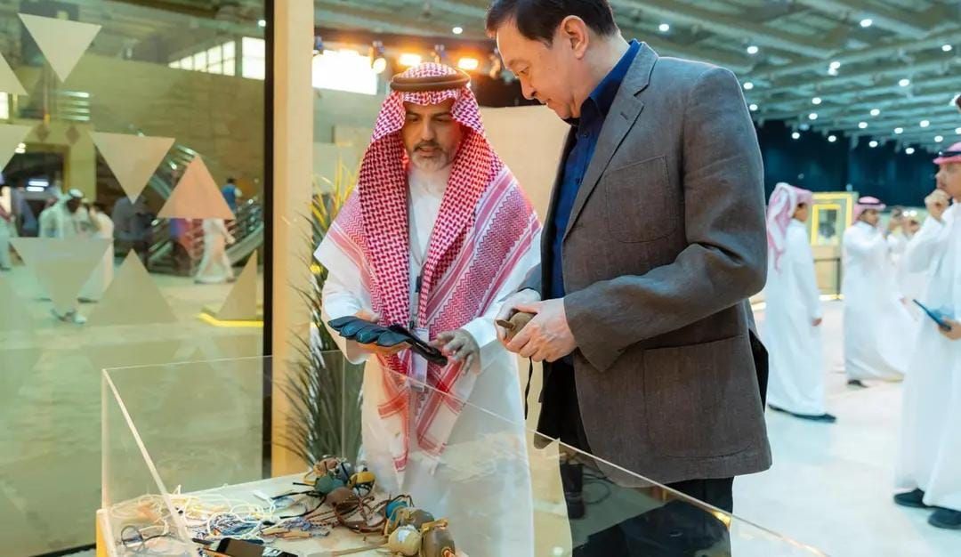 السفير الصيني بالمملكة: 52 شركة صينية تشارك في معرض الصقور والصيد السعودي الدولي 2025.. صور