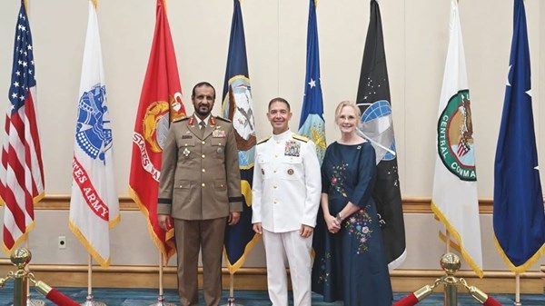 قائد الحرس الوطني يحضر مراسم تبديل القيادة المركزية الأميركية