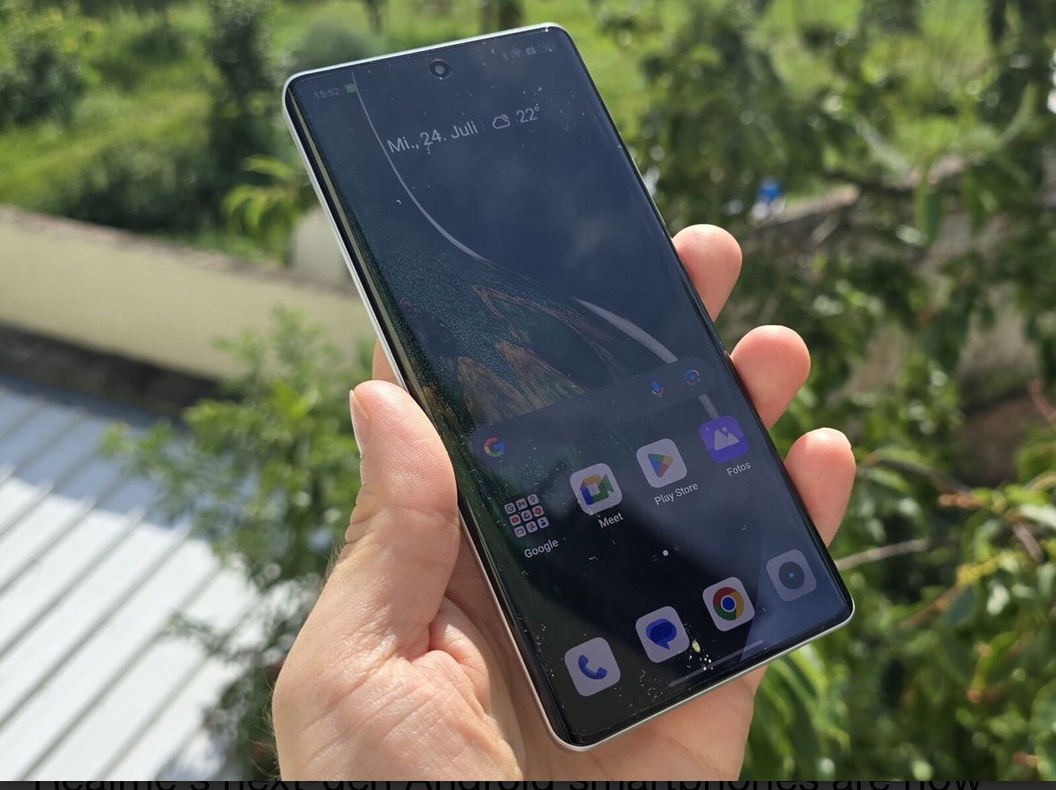 تكنولوجيا: تسريب جديد يكشف انتقال هواتف Realme إلى شاشات LTPS أصغر حجمًا