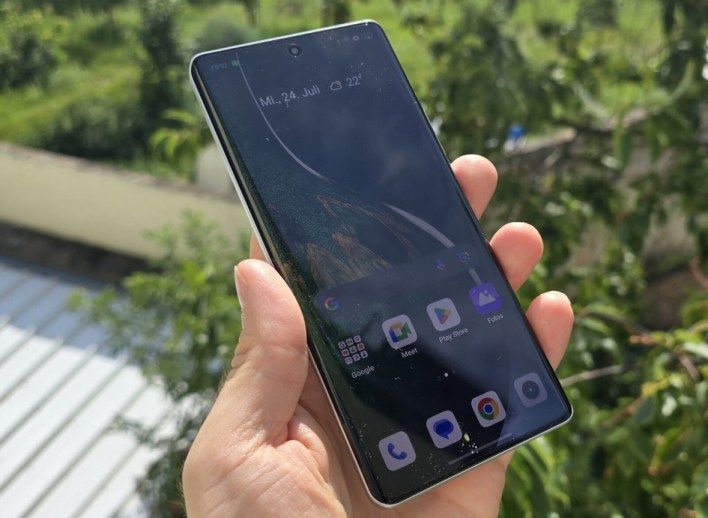 تكنولوجيا: تسريب جديد يكشف انتقال هواتف Realme لشاشات LTPS المدمجة