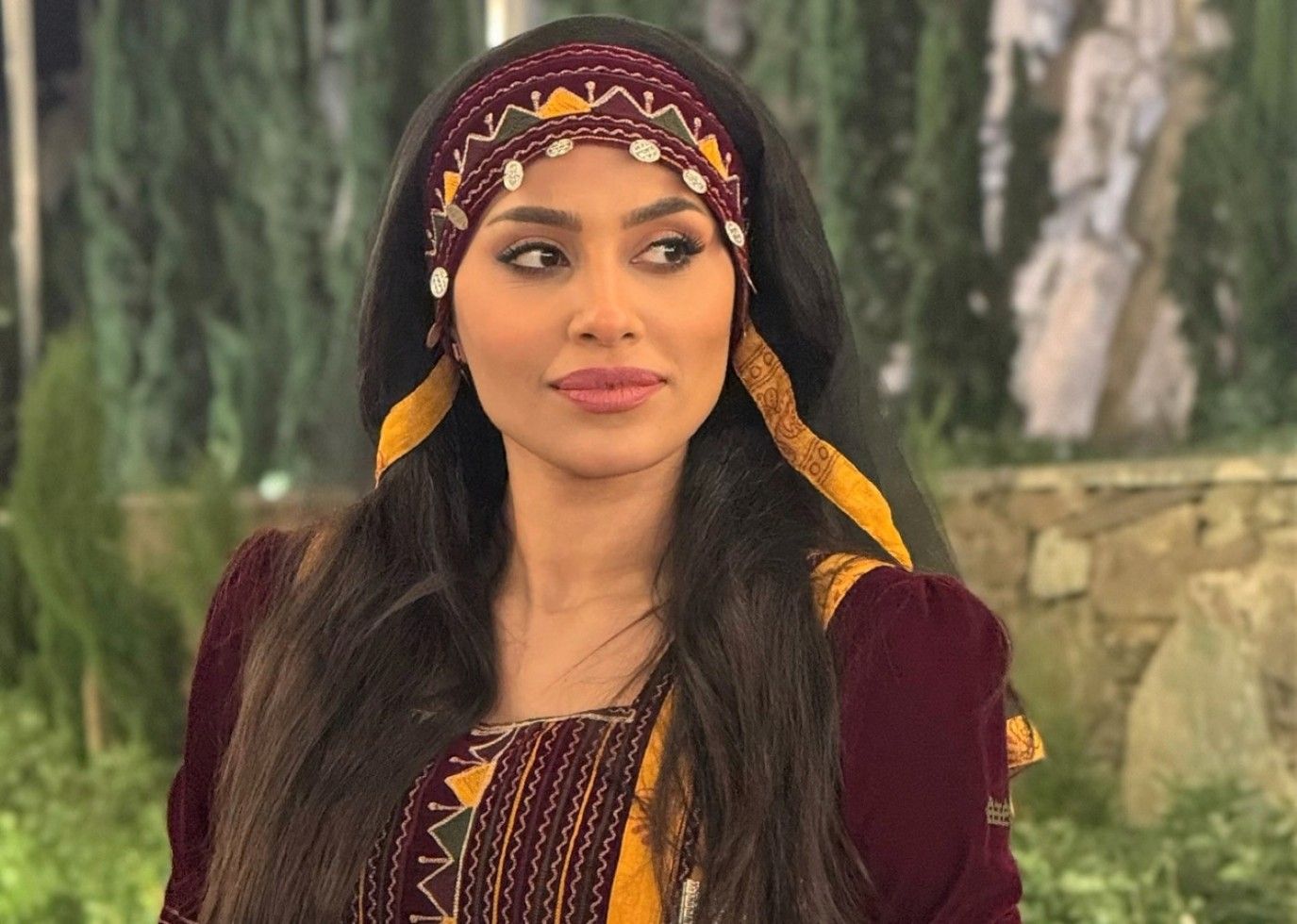 شاهدوا نجوم وأبطال مسلسل "شارع الأعشى" بمنطقة عسير.. فما القصة؟