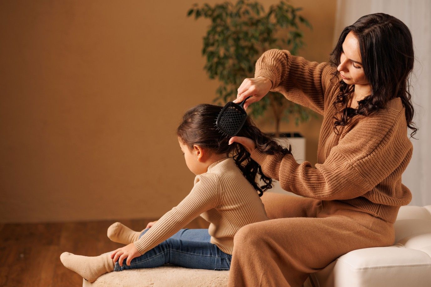 بسرعة مذهلة.. 8 علاجات وطرق مجربة لتحفيز نمو شعر طفلك