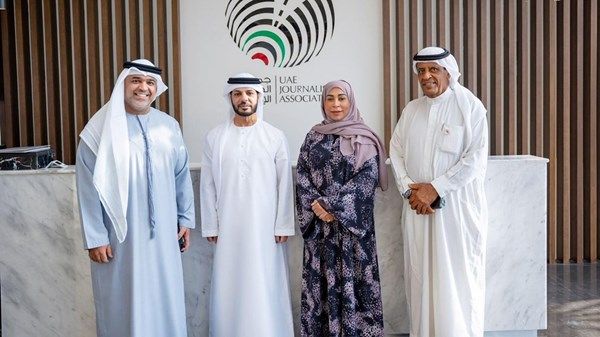 تفاهم بين «الصحفيين الإماراتية» و«الإمارات لريادة الأعمال»