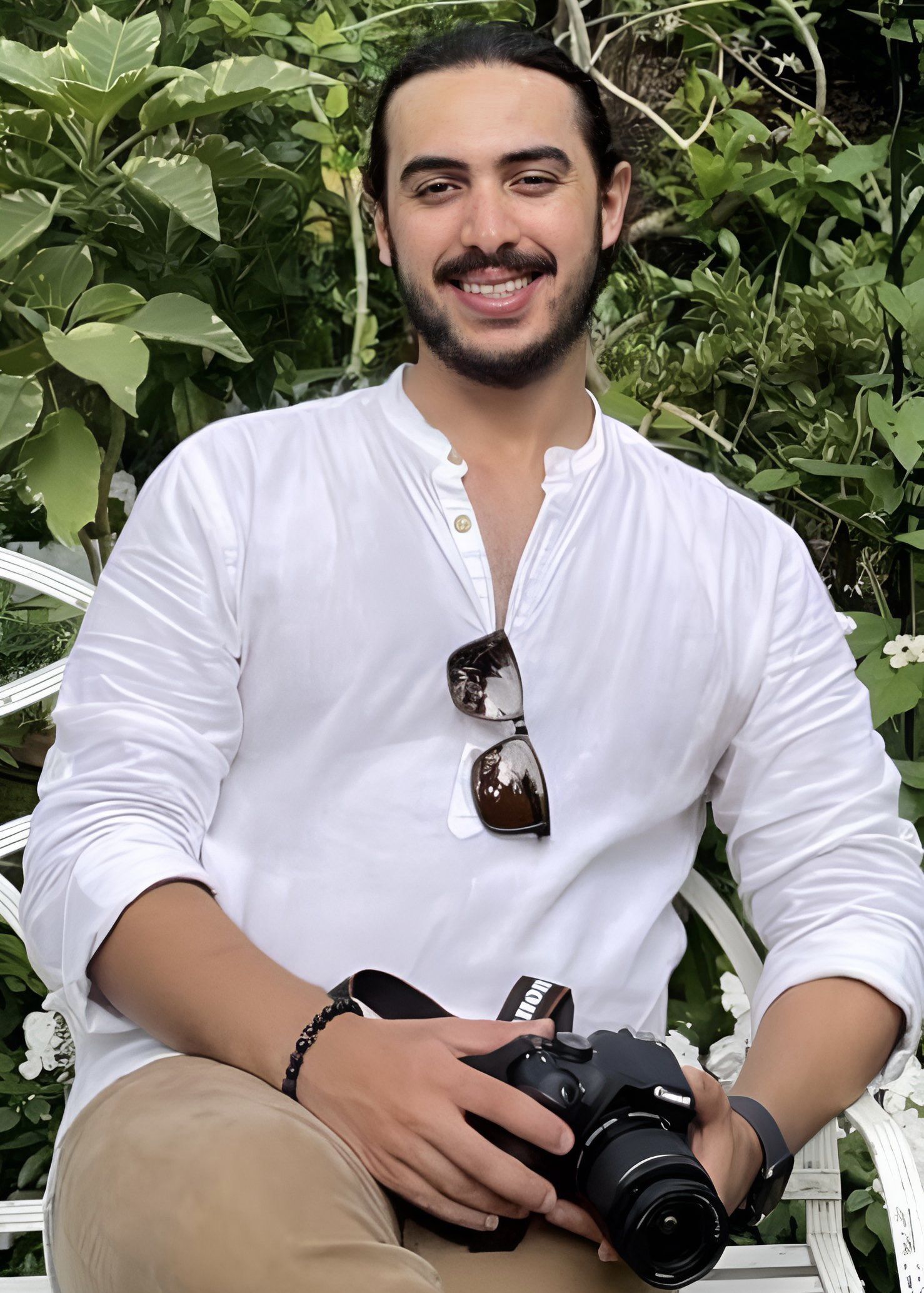 يوسف شعبان... في حضرة فنان نادر وزوج وفيّ: ثلاثون عاماً من الحب والوفاء كما ترويها زوجته لـ الخليج 365