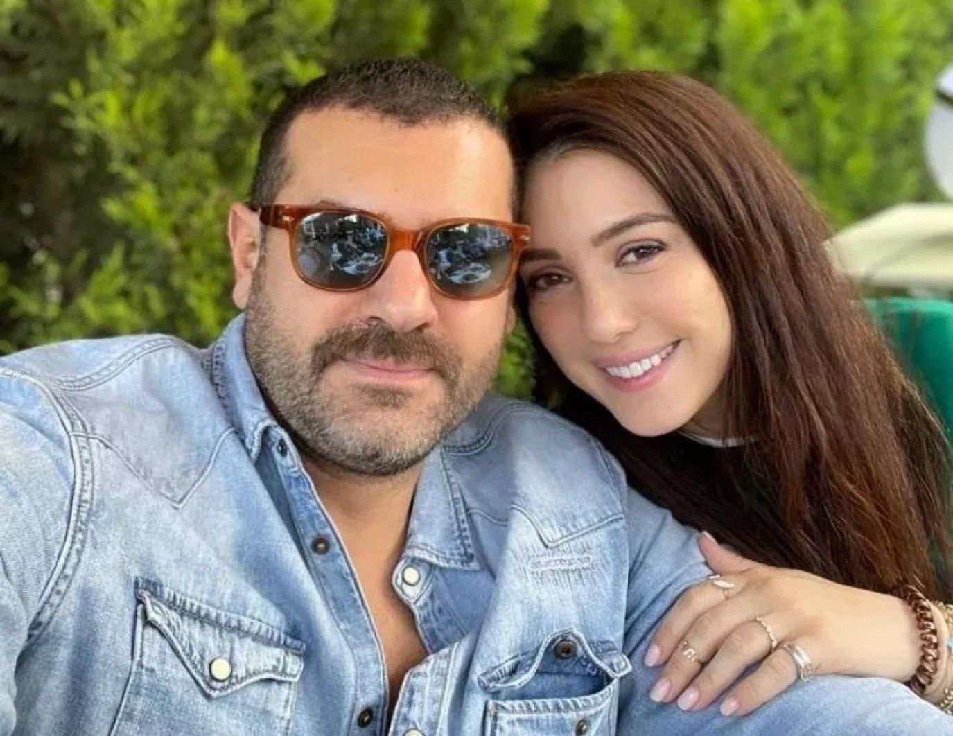 عمرو يوسف يرد على شائعات انفصاله عن كندة علوش