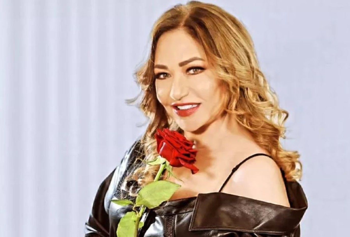 ليلى علوي تتعرض لحادث سير على طريق الساحل الشمالي