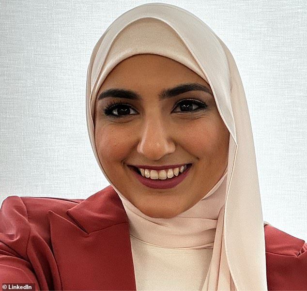 بالصور.. فوز أول امرأة محجبة بجائزة "ملكة جمال"في ولاية ميشيغان الأمريكية