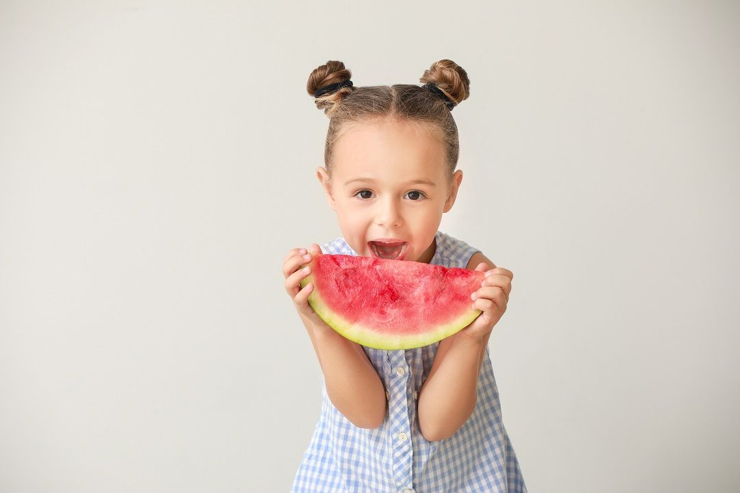 أمراض صيفية تهدد طفلكِ أبرزها ضربات الشمس والجفاف: فكيف تحمينه منها؟