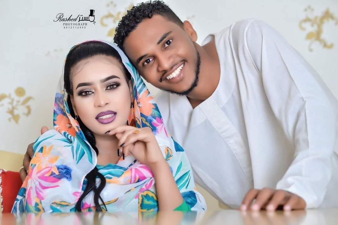 شاهد بالفيديو.. الفنانة إيمان الشريف تشعل مواقع التواصل الاجتماعي بلقطات رومانسية مع زوجها