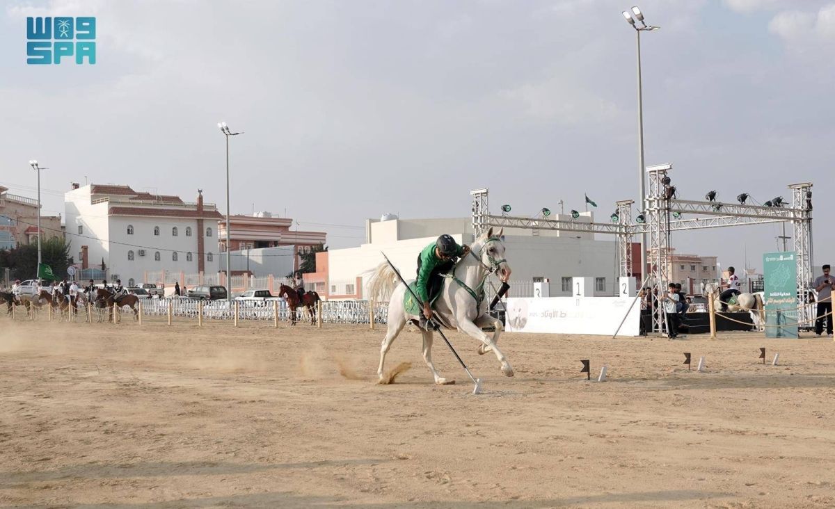 17 فارسا يتنافسون في بطولة «التقاط الأوتاد»
