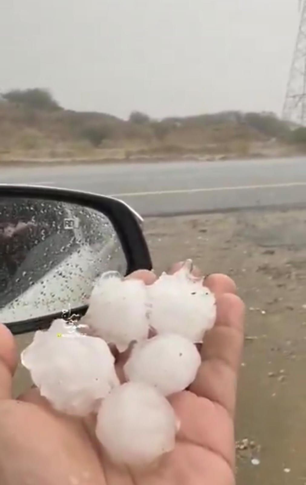 المسند يوثق كثافة العواصف الرعدية وتساقط الثلوج في جازان.. فيديو
