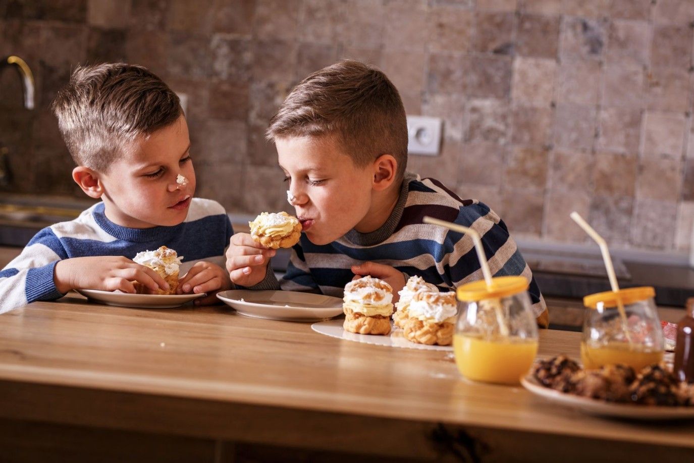 تجارب الأمهات مع مفاوضات الأطفال للحصول على الحلوى