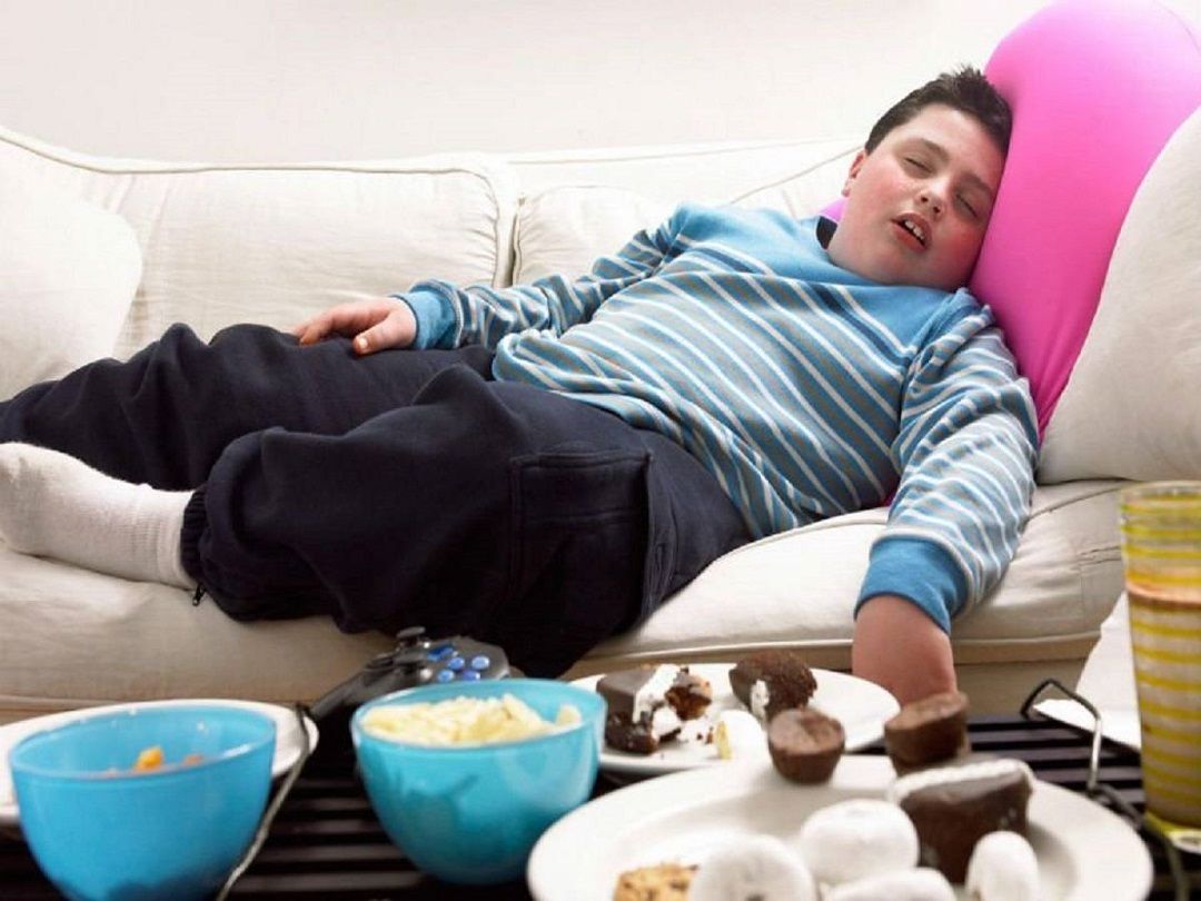 الوجبات السريعة سُم بطيء لأطفالنا: وتأثيرات أخرى على المناعة والنموّ!