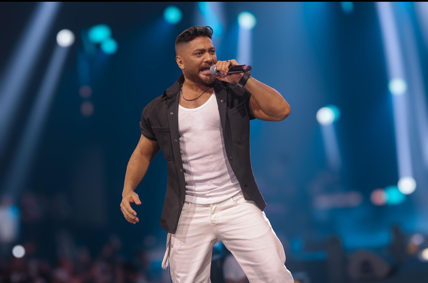 تامر حسني يعلّق على تشبيهه بـ”العندليب”… هل أنصفه الجمهور؟