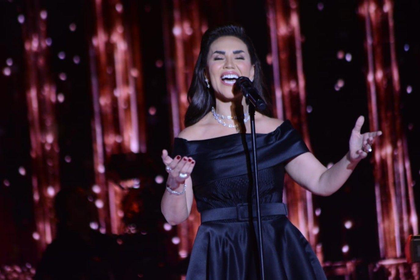 ليلة ولا ألف ليلة: مي فاروق تُحْيي ذكرى أم كلثوم في مهرجان قرطاج الدولي