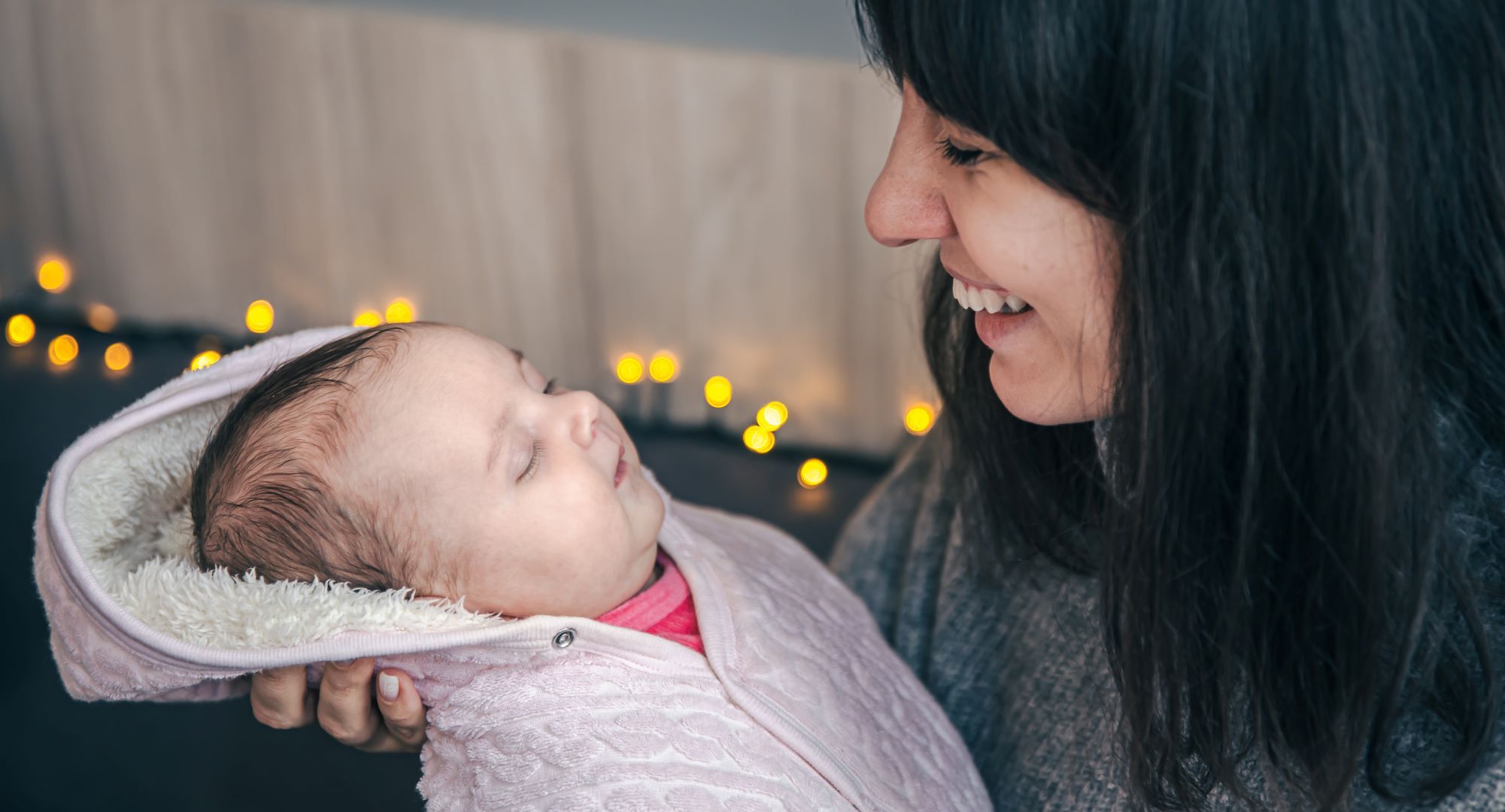 4 احتياجات هامة لن يحصل عليها المولود إلا من خلال الأمّ