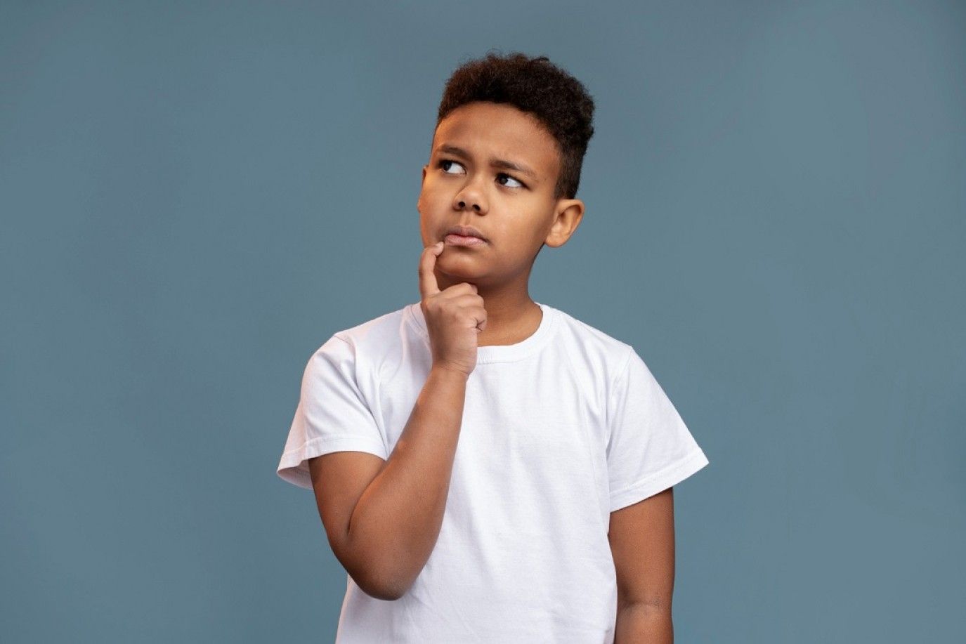 "من أنا؟" حوارات بسيطة وممتعة لتعليم طفلك السلوكيات الحميدة