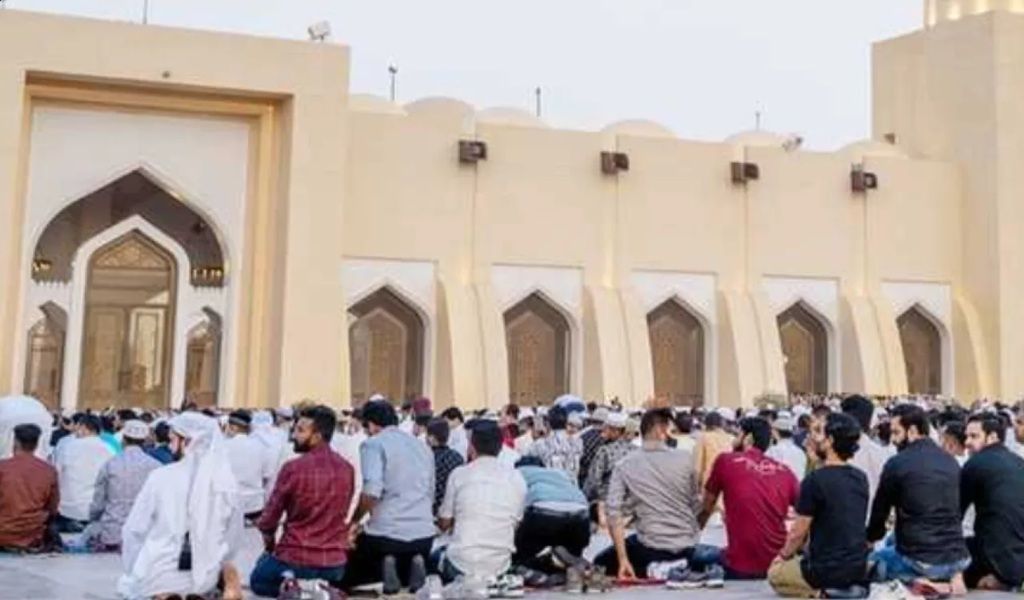 وقت صلاة الجمعة...دولة خليجية تصدر قراراً بإغلاق المحال التجارية