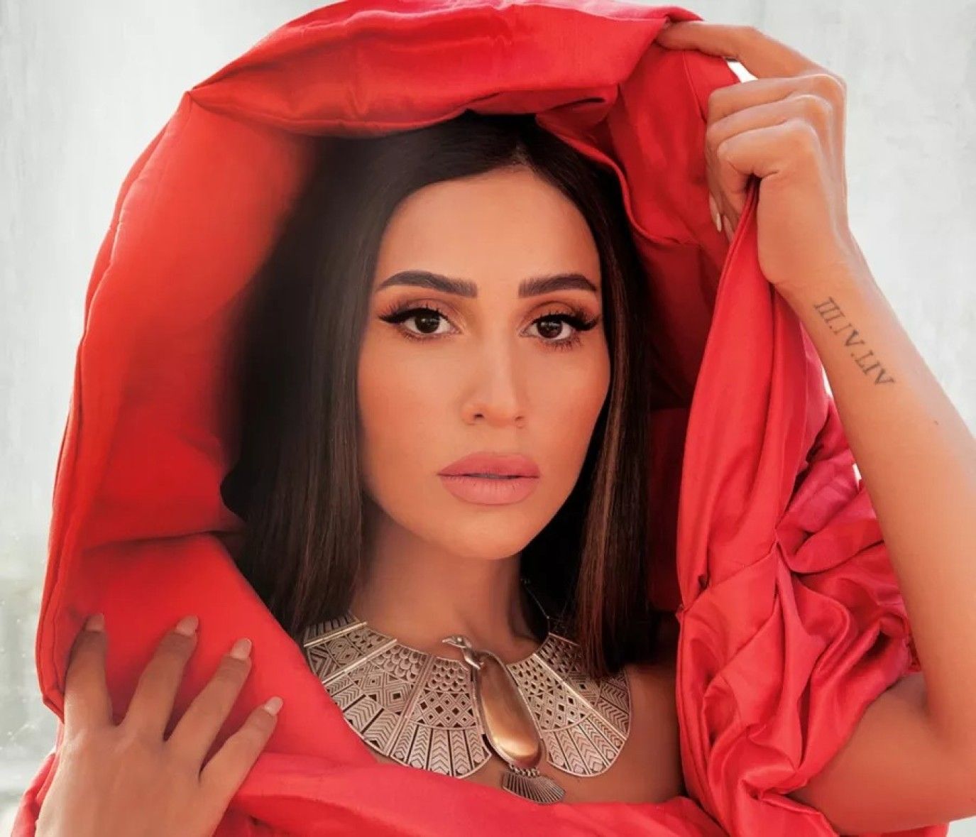 دينا الشربيني تنفي توقف تصوير فيلم طلقني مع كريم محمود عبد العزيز