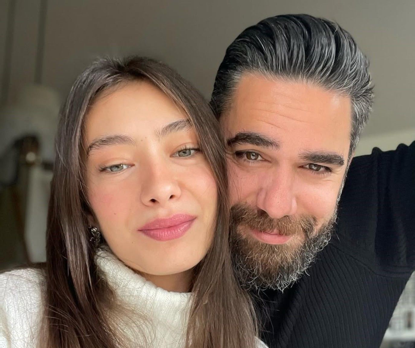 قادير دوغلو يهنىء زوجته نسليهان أتاغول بأجمل عبارات الحب في يوم ميلادها