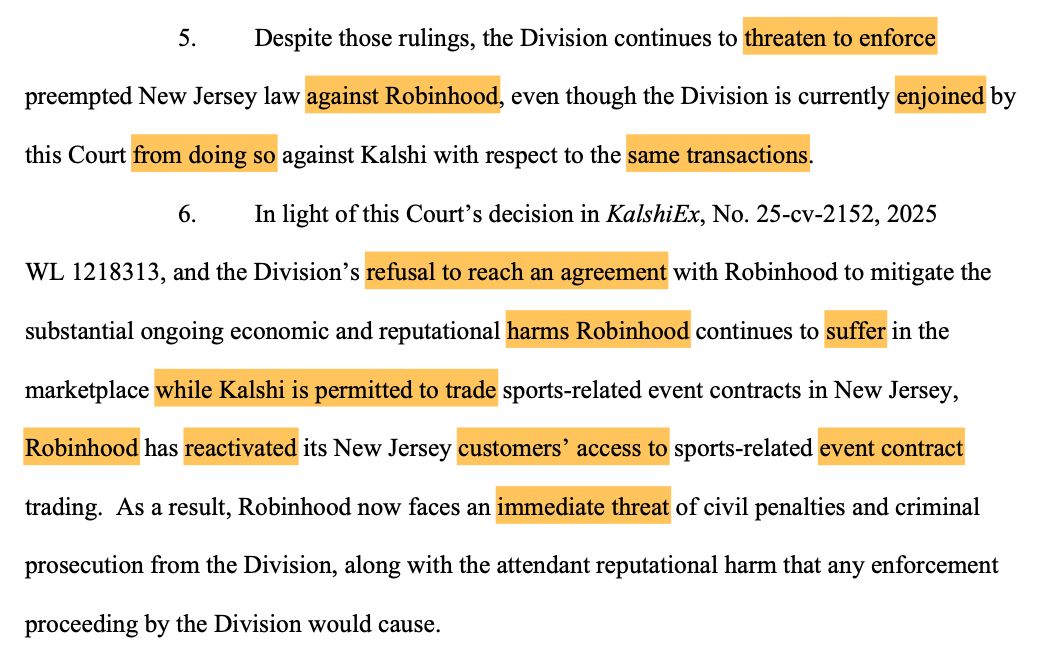 روبنهوود تقاضي ولايتي نيوجيرسي ونيفادا بسبب تهديدات مرتبطة بعقود الرياضة