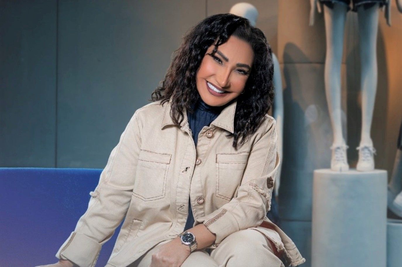 شاهدوا سحر حسين تشارك جمهورها صوراً من مسلسلها الكوميدي "عايلة مايلة"