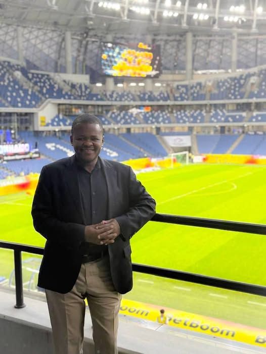 شاهد بالصورة.. رئيس المريخ السابق آدم سوداكال يفاجي الجميع ويقترب من شراء وإمتلاك نادي أوروبي