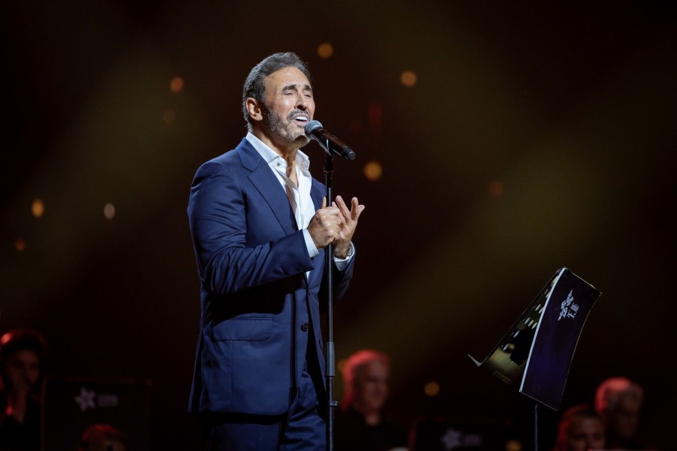 كاظم الساهر.. يطرب جماهير جدة بباقة من أغاني الحب