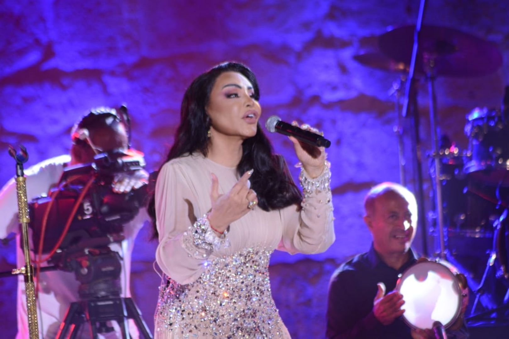 أحلام تختتم مهرجان قرطاج الدولي بحفل استثنائي