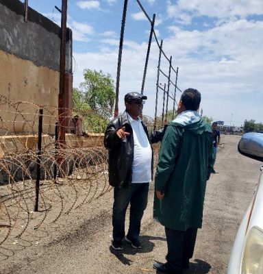 رئيس هيئة الطيران المدني يتفقد مطار عدن الدولي بعد الأمطار الغزيرة التي شهدتها عدن