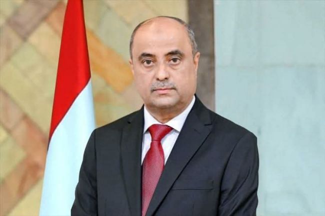 رئيس الوزراء سالم بن بريك يصل عدن ويستعد لعقد لقاءات لمناقشة ملفات خدمية واقتصادية