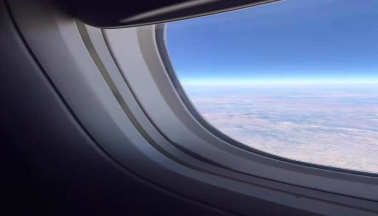 ستنصدم من النتيجة...يمني يختبر سرعة انترنت ستارلينك خلال رحلة بالطائرة