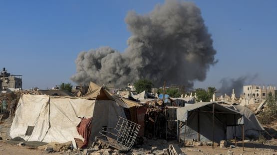 14 قتيلاً وعشرات الجرحى جراء قصف إسرائيلي على مجمع ناصر الطبي في غزة.