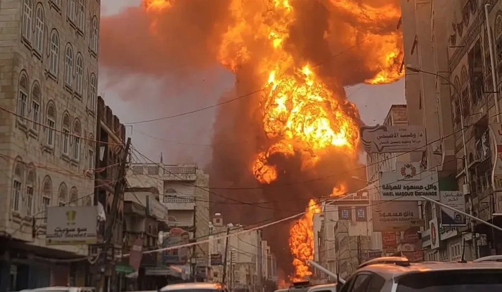 صنعاء .. غضب شعبي على سياسات الميلشيات الحوثية بعد تجدد الهجمات الاسرائيلية
