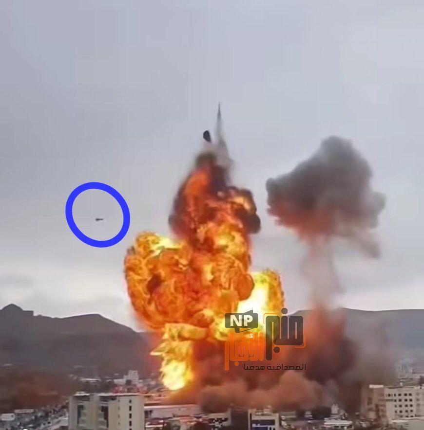 شاهد صورة مفزغة..جثث تتطاير في السماء جراء غارات إسرائيلية عنيفة على صنعاء