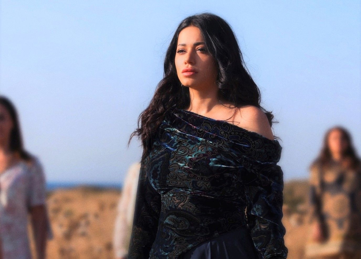 رحمة رياض تنشر كواليس كليب أغنيتها "من الآخر" وهكذا تعلق