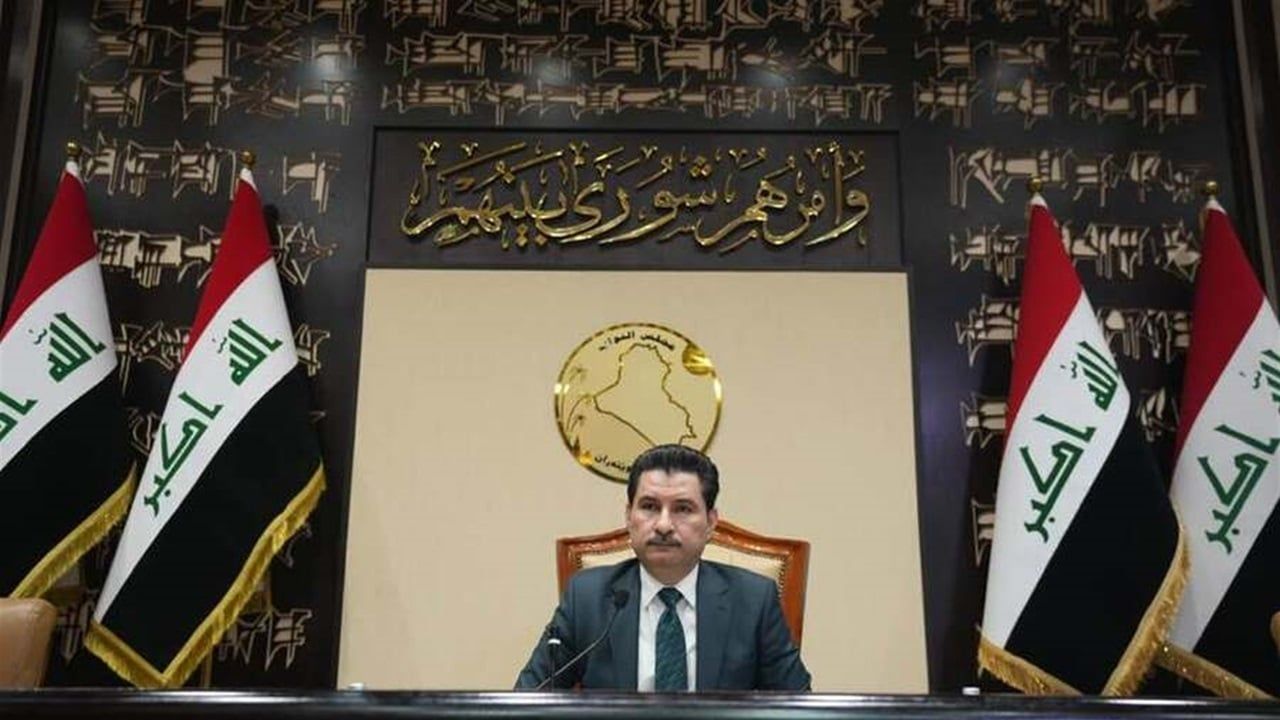 البرلمان يوجه بالتحقيق بشأن ما تعرض له نائبين اليوم في ساحة النسور