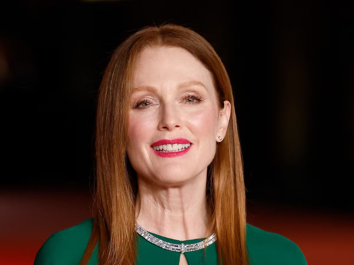 جوليان مور تكشف سرًّا من زفافها بعد أكثر من عقدَين من الحبّ