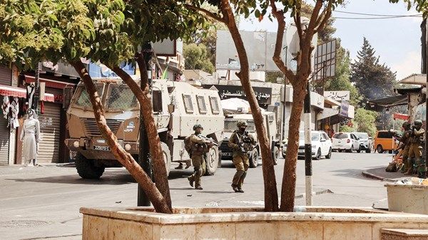 إصابة 58 فلسطينياً إثر اقتحام الجيش الإسرائيلي رام الله