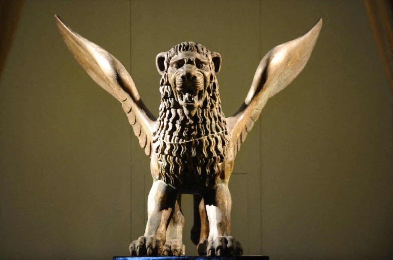 الأسد الذهبي: القصة الكاملة لأرفع جوائز مهرجان فينيسيا السينمائي