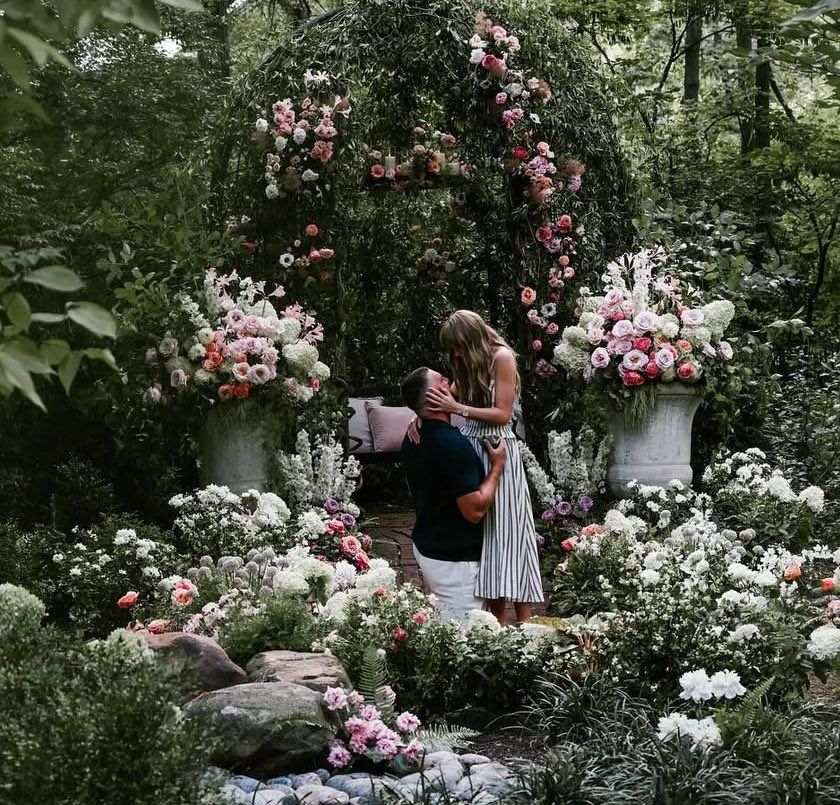 ما قيمة خاتم خطوبة تايلور سويفت الماسيّ من إبداع حبيبها ترافيس كيلسي؟