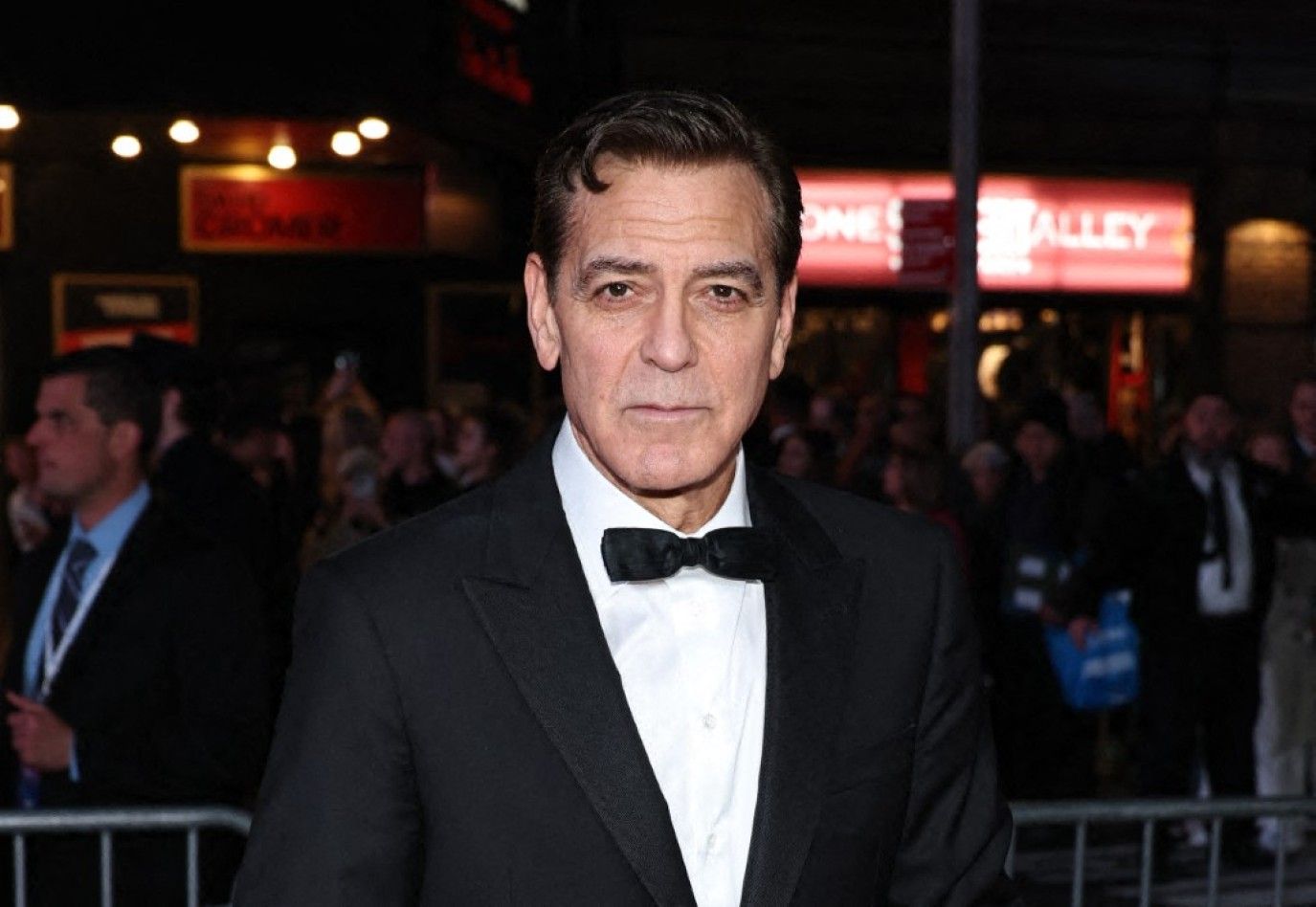 "Jay Kelly"… جورج كلوني وآدم ساندلر يجتمعان في عرض عالمي أول بمهرجان فينيسيا 2025