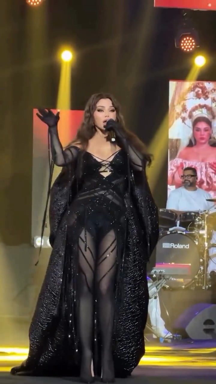 بودي أسود وطاقة إيجابية على المسرح.. هيفاء وهبي تتألق بإطلالتين خاطفتين في بيروت – صور