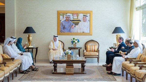 سعود بن صقر يستقبل وزيرة التربية والتعليم ويؤكد أن التعليم ركيزة لمواصلة مسيرة التنمية