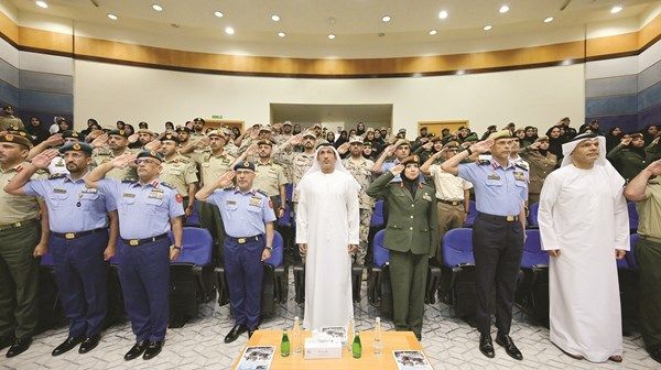 «الدفاع» تحتفل بيوم المرأة الإماراتية تحت شعار «يداً بيد نحتفي بالخمسين»
