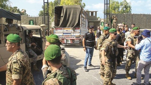 الجيش اللبناني يتسلم الدفعة الثانية من سلاح المخيمات