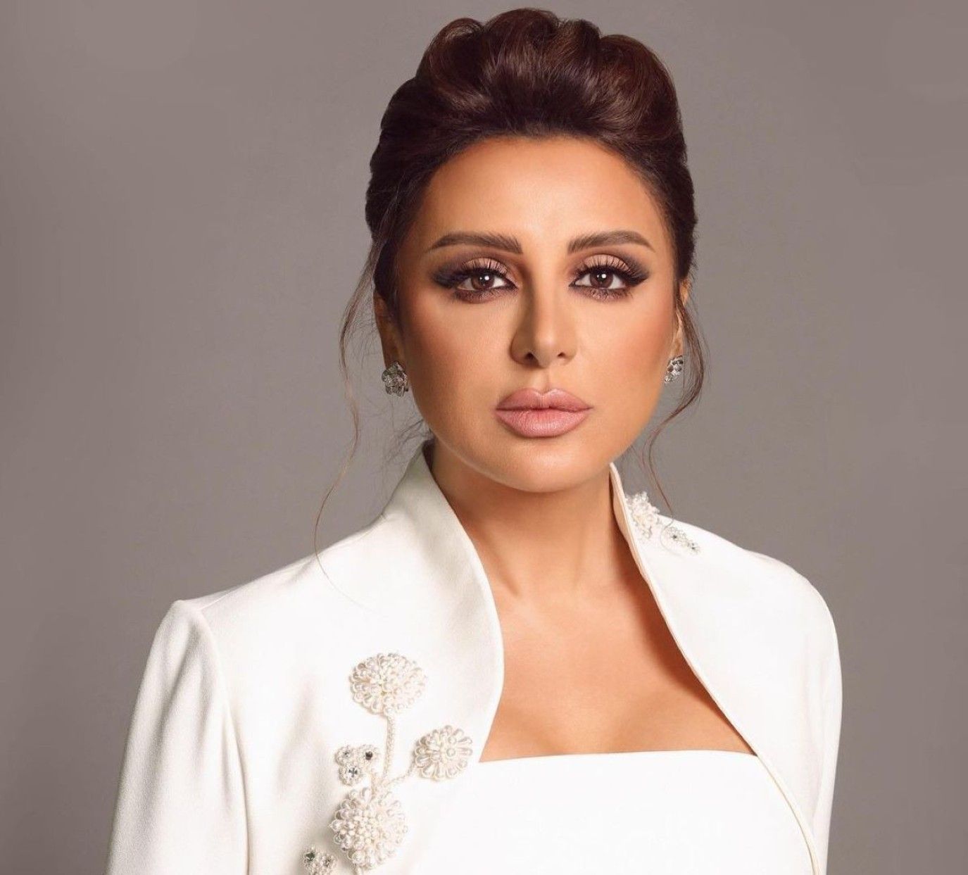 بعد بكائها .. عمرو أديب يعبر عن ندمه لأنغام لهذا السبب!